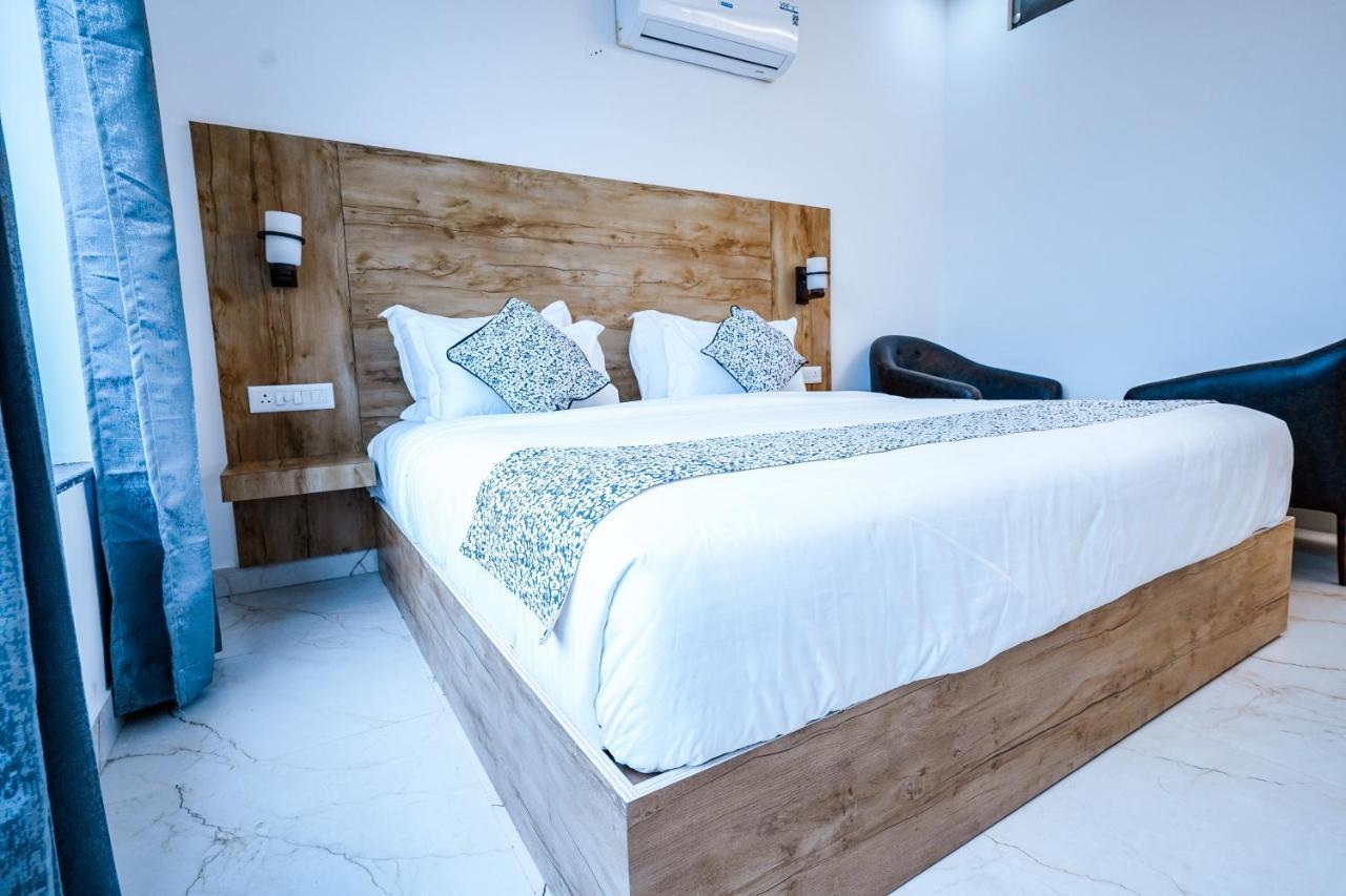 Click Collection The Abode, Dharamshala Hotel Bagian luar foto