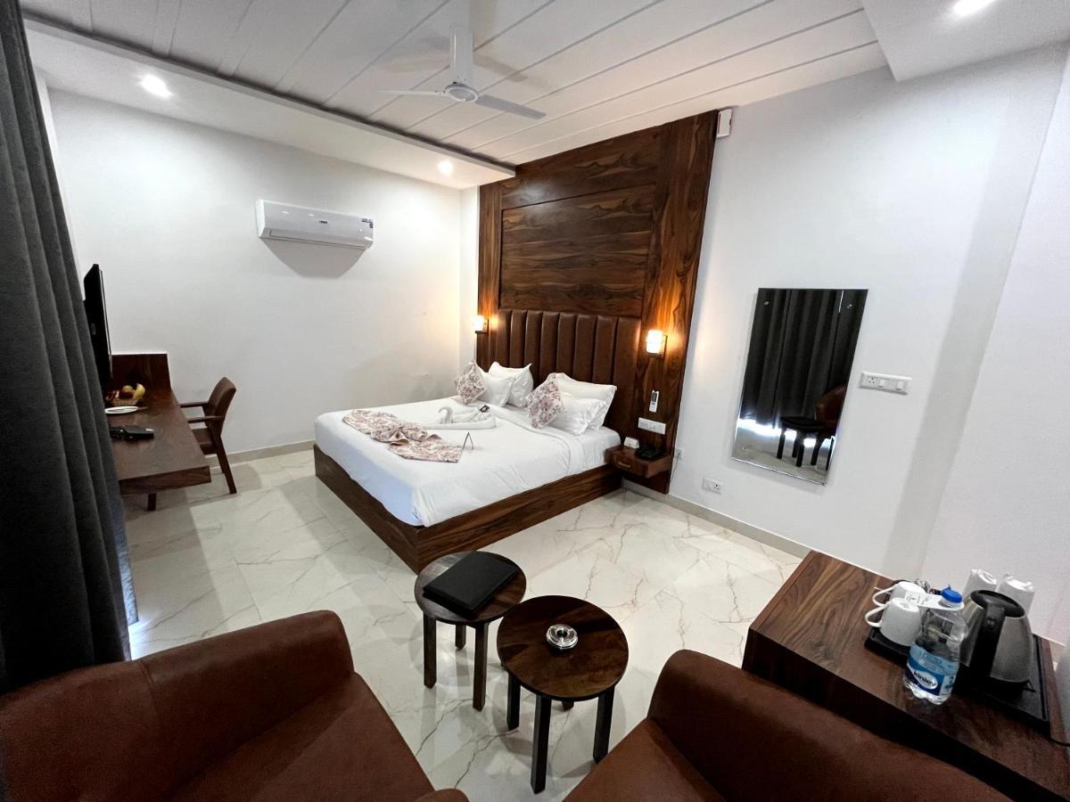 Click Collection The Abode, Dharamshala Hotel Bagian luar foto