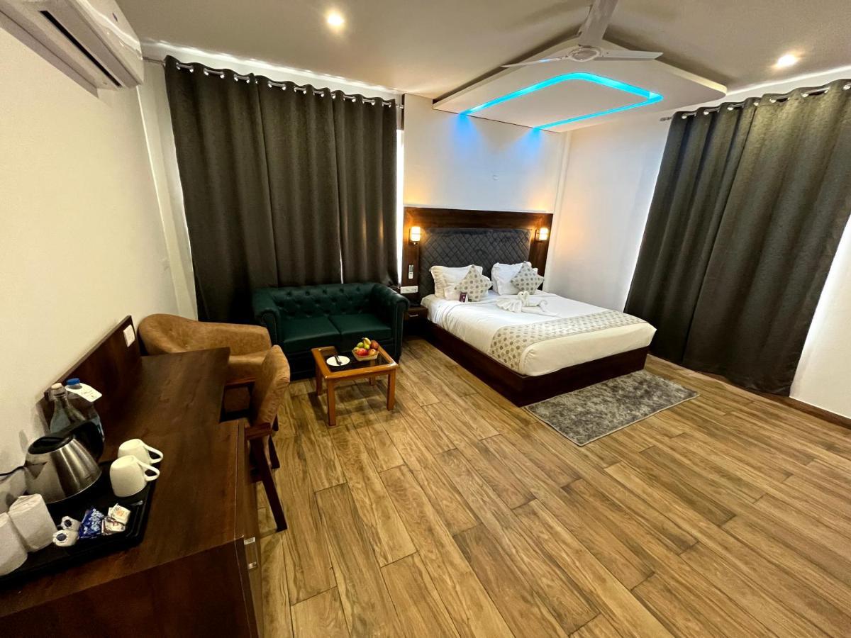 Click Collection The Abode, Dharamshala Hotel Bagian luar foto