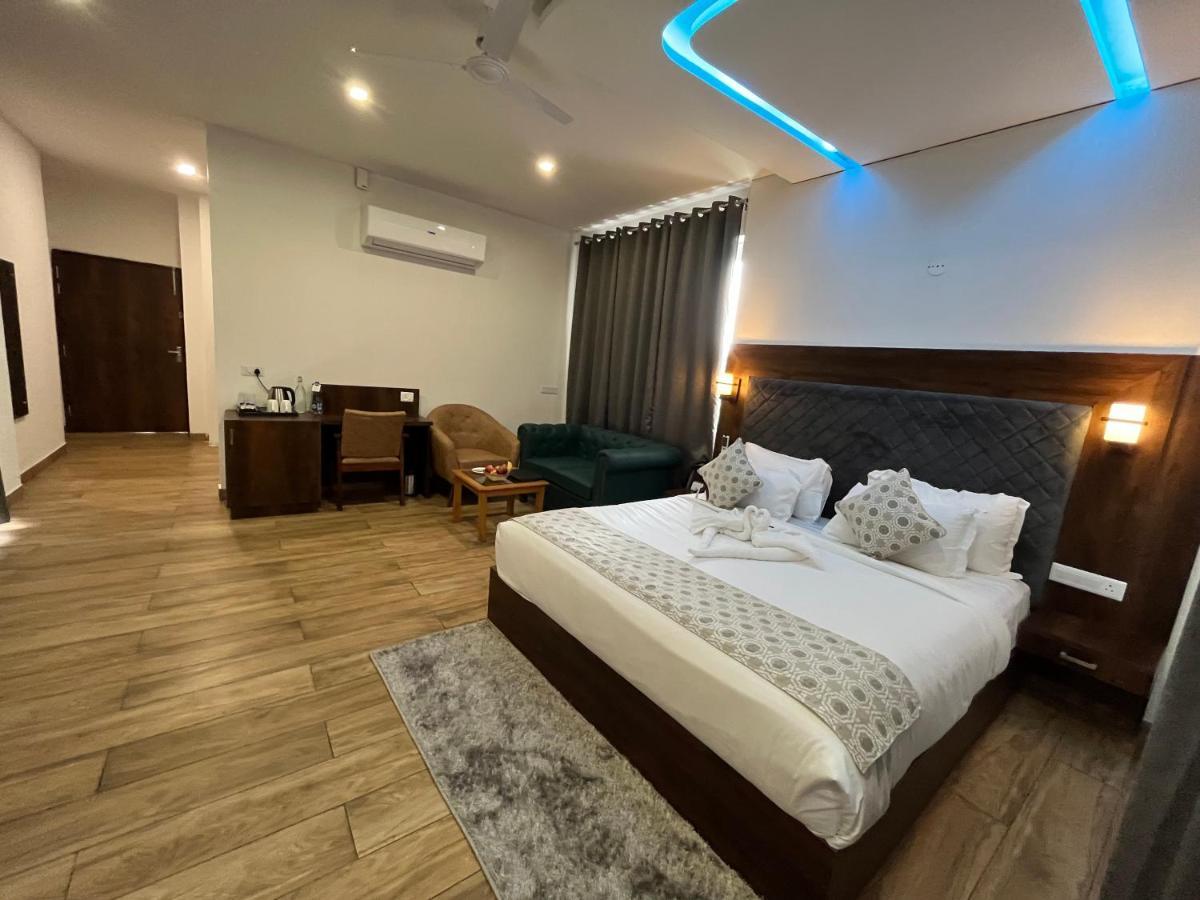 Click Collection The Abode, Dharamshala Hotel Bagian luar foto