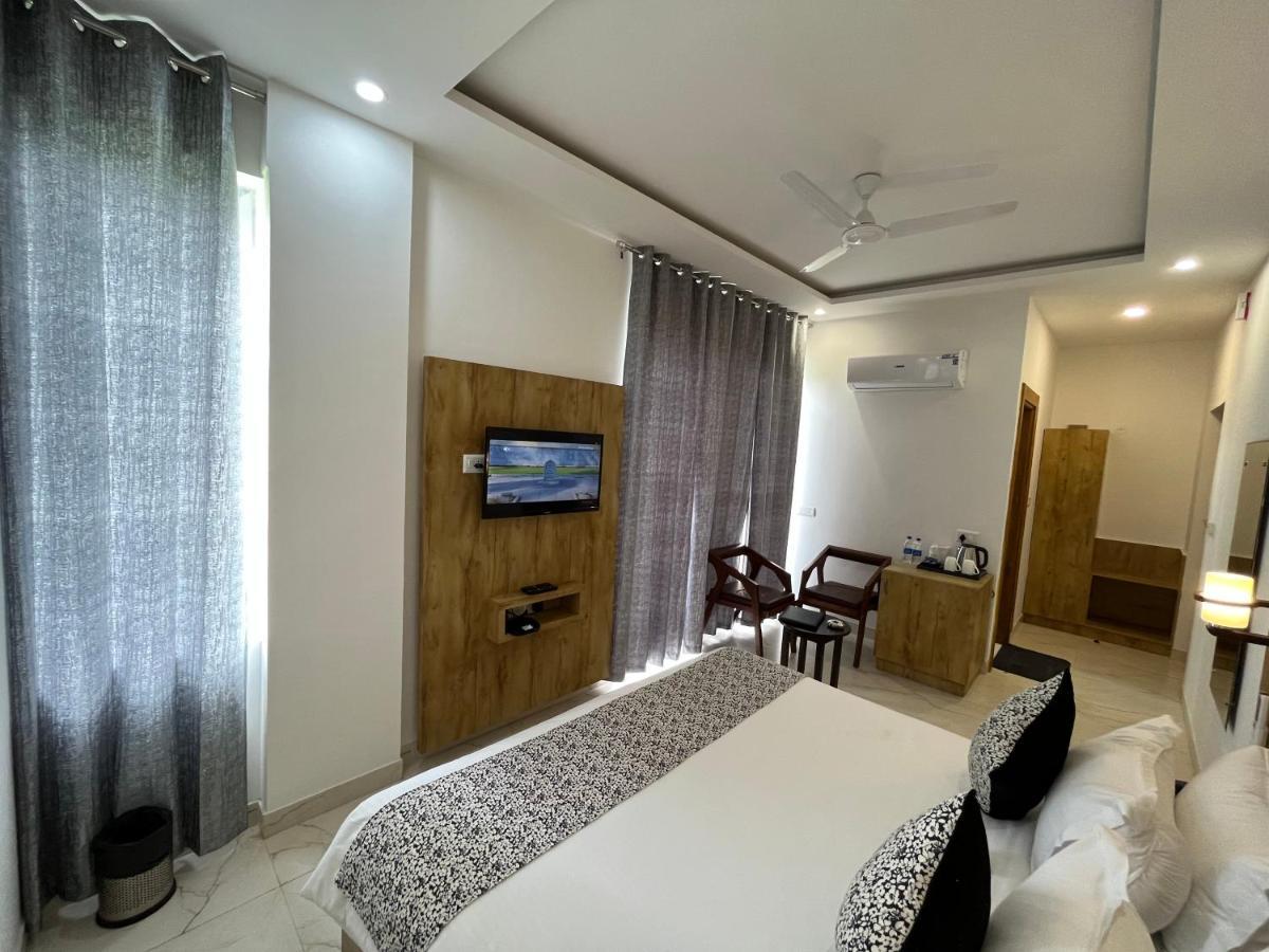 Click Collection The Abode, Dharamshala Hotel Bagian luar foto