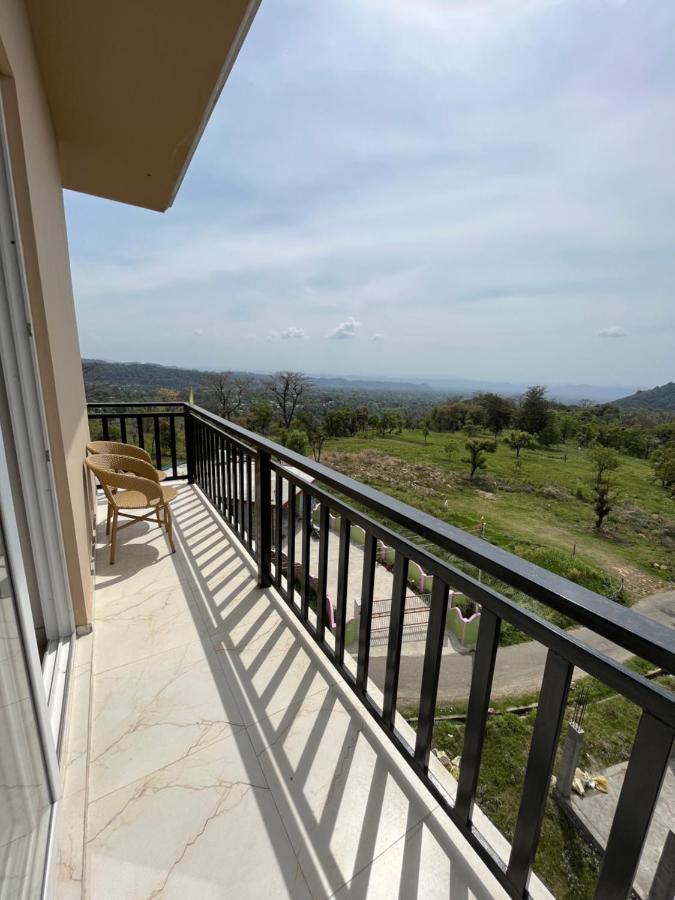 Click Collection The Abode, Dharamshala Hotel Bagian luar foto